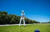 Cách cầm gậy golf