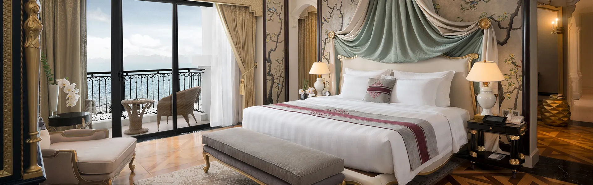 banner page room