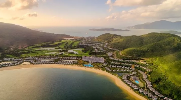VOUCHER-VINPEARL-NHA-TRANG---COMBO-FESTIVE-3N2D-DU-LICH-5-TRON-GOI-CUC-SANG-CHANH-hinh-anh-thumbnail