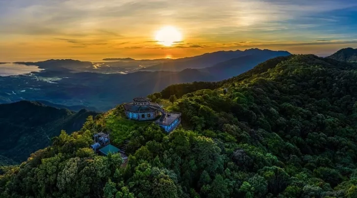 Núi Bạch Mã Huế