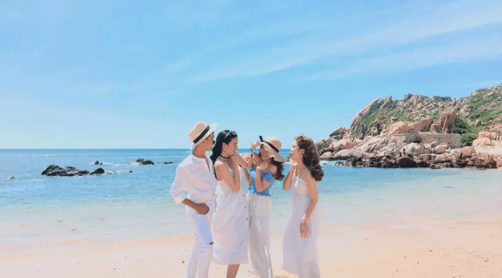 bãi tắm Hồng Vàn