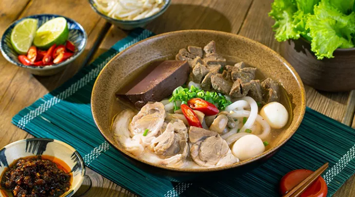 bánh canh Huế 