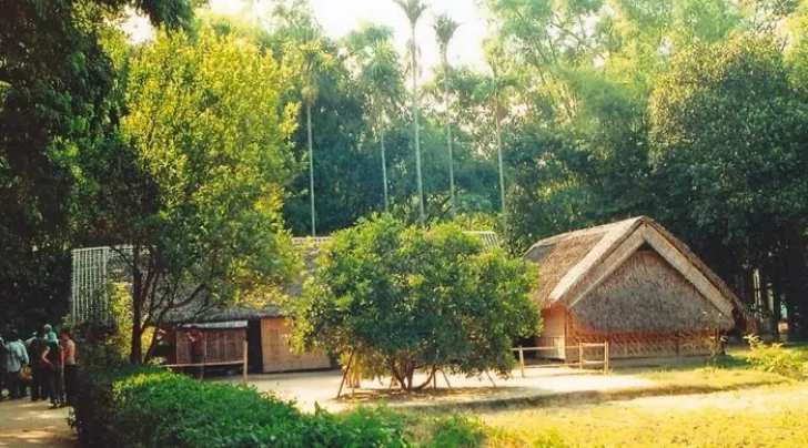 Làng sen quê Bác