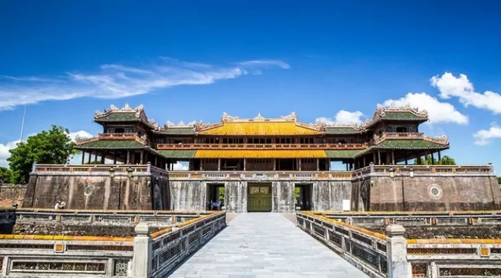du lịch bụi Huế 