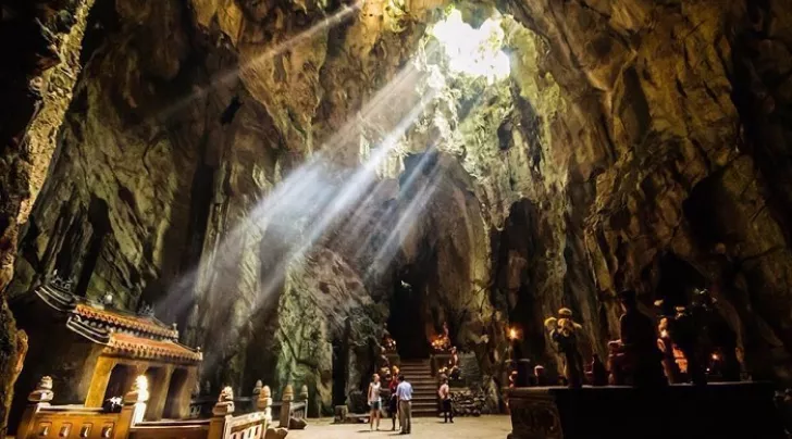 Hoa Nghiem Cave