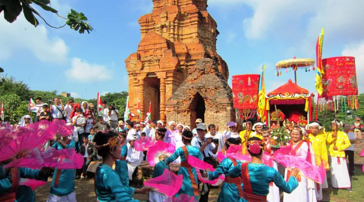 Lễ hội Tháp Bà Ponagar