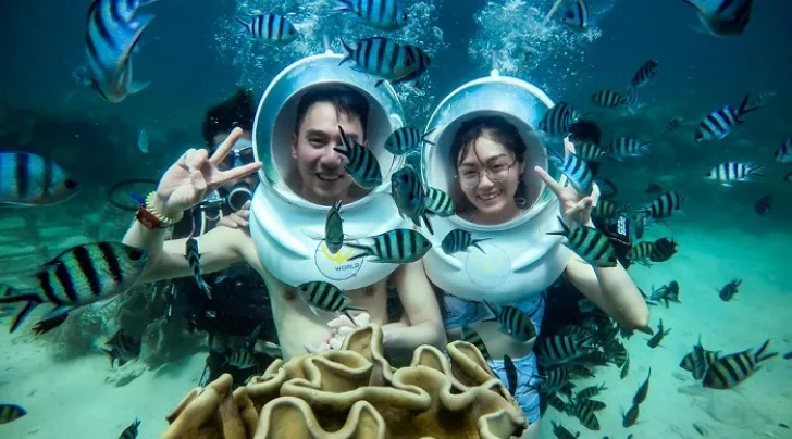 đi bộ dưới biển Phú Quốc
