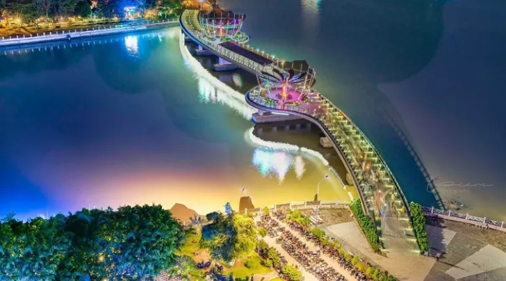 Ninh Kieu Wharf