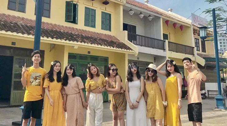 Phố cổ Hạ Long