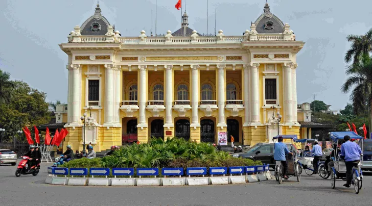Quảng trường Cách mạng Tháng Tám