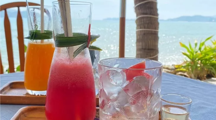 Cafe view biển Nha Trang