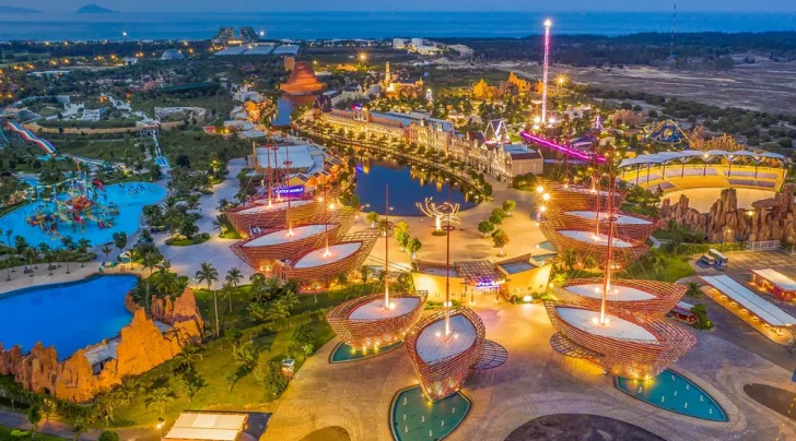 hinh anh Co mot Hoi An thu nho tran ngap trai nghiem tai VinWonders
