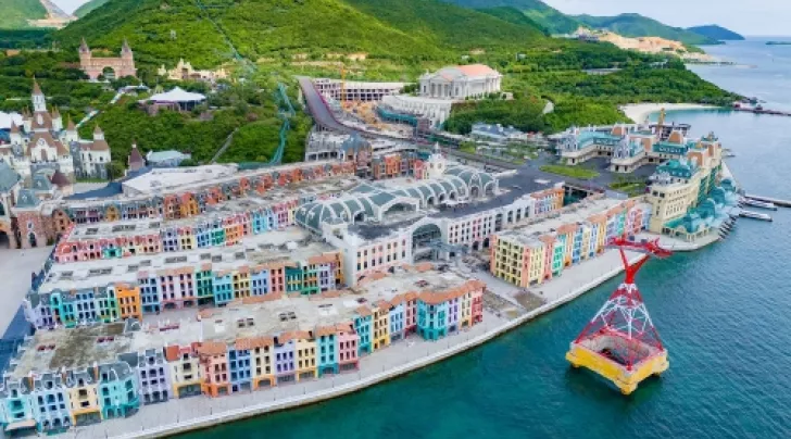 Vinpearl Harbour và VinWonders Nha Trang khác gì nhau