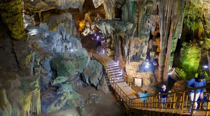 Tien Son Cave
