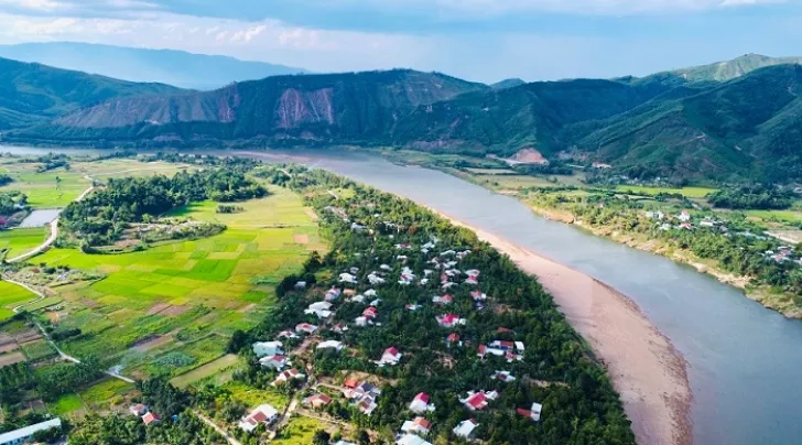 Thu Bon River
