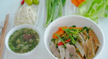 Bánh Canh Chả Cá - Nhà Hàng Cơm Quê