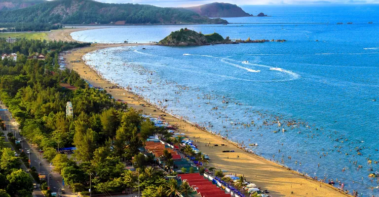Cua Lo Beach