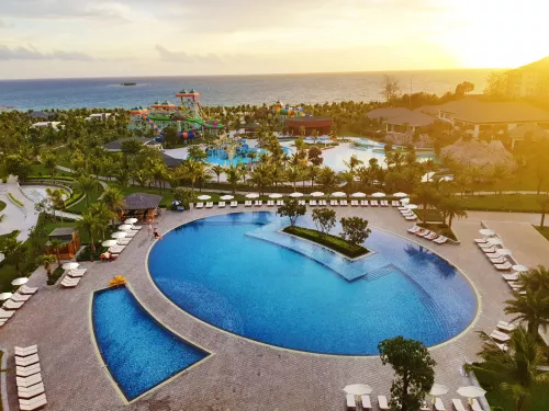 VOPQ_Pool View1