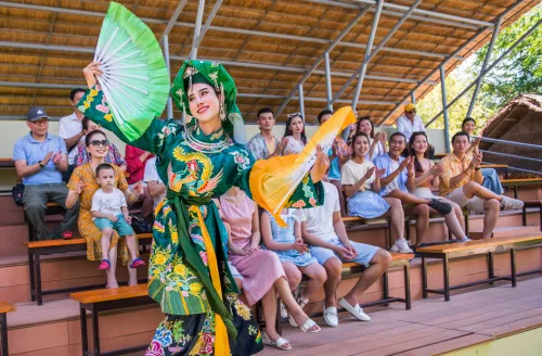 Hinh-anh-VinWonders-Nam-Hoi-An-Dao-van-hoa-Quang-truong-van-hoa-Show-dien-nghe-thuat-so-2