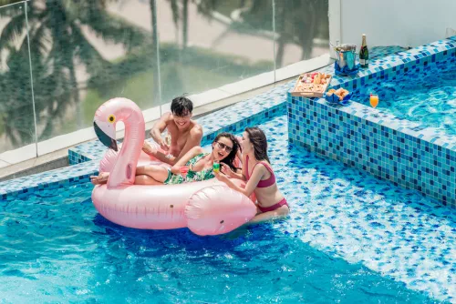 Hinh-anh-Vinpearl-Condotel-Beachfront-Nha_Trang-Pool-13