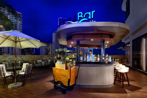 Hinh-anh-Vinpearl-Condotel-Empire-Nha-Trang-Poolbar