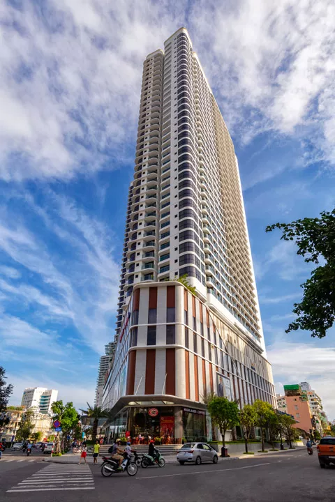 Hinh-anh-Vinpearl-Condotel-Empire-Nha_Trang-__Facade2