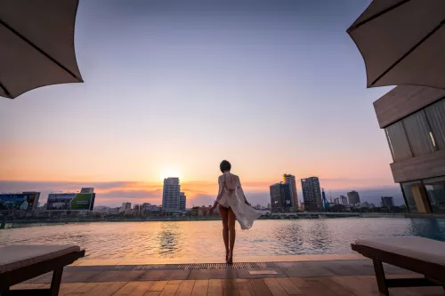 Hinh-anh-Vinpearl-Condotel-Riverfront-Dan-Nang-Pool-13