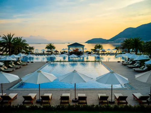 Hinh-anh-Vinpearl-Discovery-Sealink-Nha-Trang-Pool-8