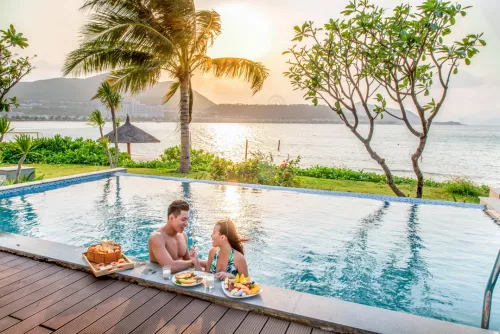 Hinh-anh-Vinpearl-Discovery-Sealink-Nha-Trang-Villa-Pool-06