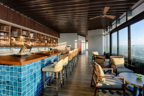 Hinh-anh-Vinpearl-Hotel-Hue-Skybar4