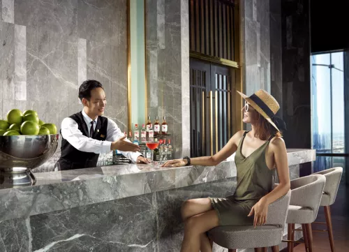 Hinh-anh-Vinpearl-Luxury-Landmark81-Blu_Pearl_Bar-1