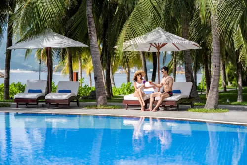 Hinh-anh-Vinpearl-Luxury-Nha-Trang-Pool_2