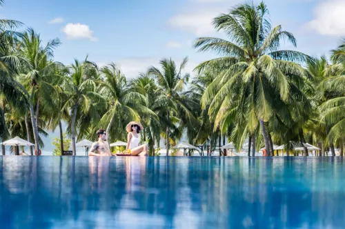 Hinh-anh-Vinpearl-Luxury-Nha-Trang-Pool_1