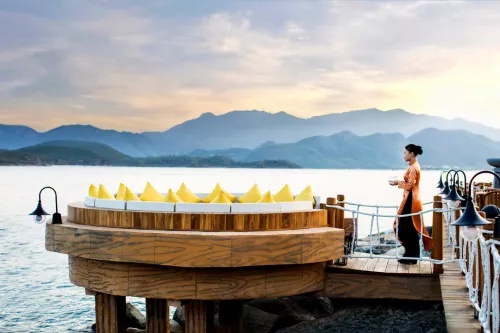 Hinh-anh-Vinpearl-Luxury-Nha-Trang_Wave_Bar2