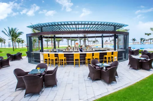 Hinh-anh-Vinpearl-Resort-&-Gofl-Nam-Hoi-An_Pool_Bar1