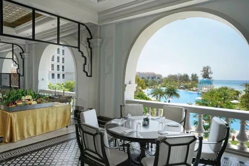 Hinh-anh-Vinpearl-Resort-&-Gofl-Phu-Quoc_The_Primce_Bar_Grill1