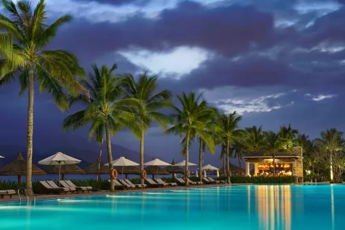 Hinh-anh-Vinpearl-Resort-&-Spa-Nha-Trang-Bay_Sunset_Bar1