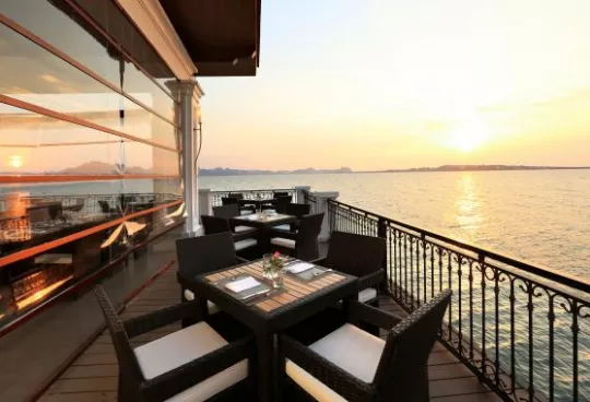 dat-phong-Vinpearl-Ha-Long