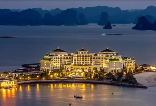 Khách sạn Vinpearl Hạ Long