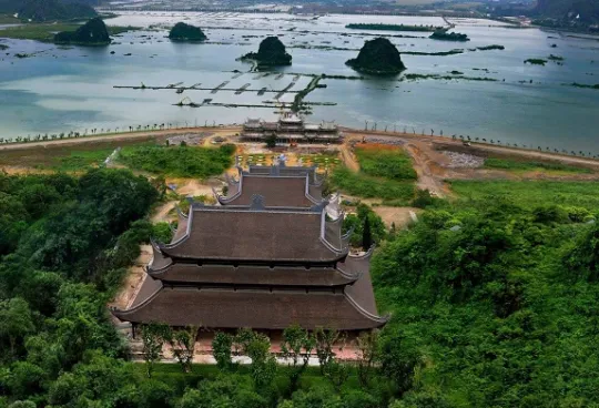 Tam Chuc Pagoda